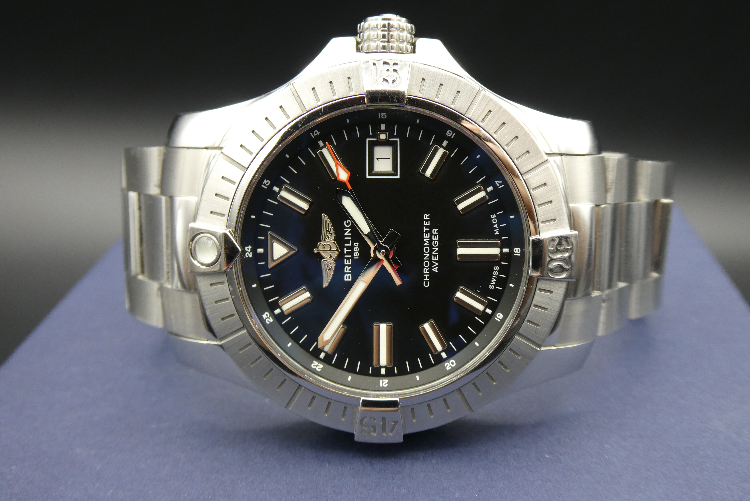 Breitling Avenger A17318 buyer