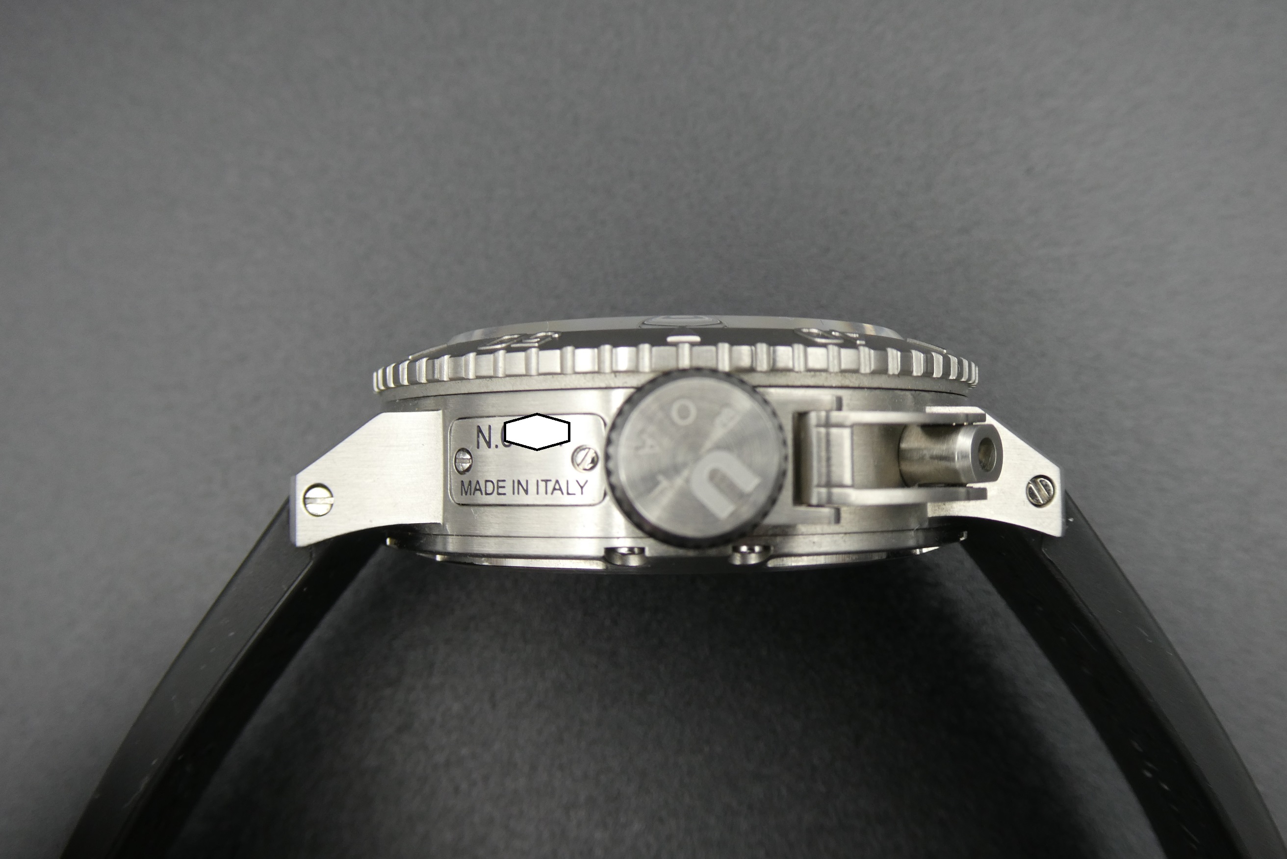 sell-used-U-Boat-watch-Submmerso-A-9007