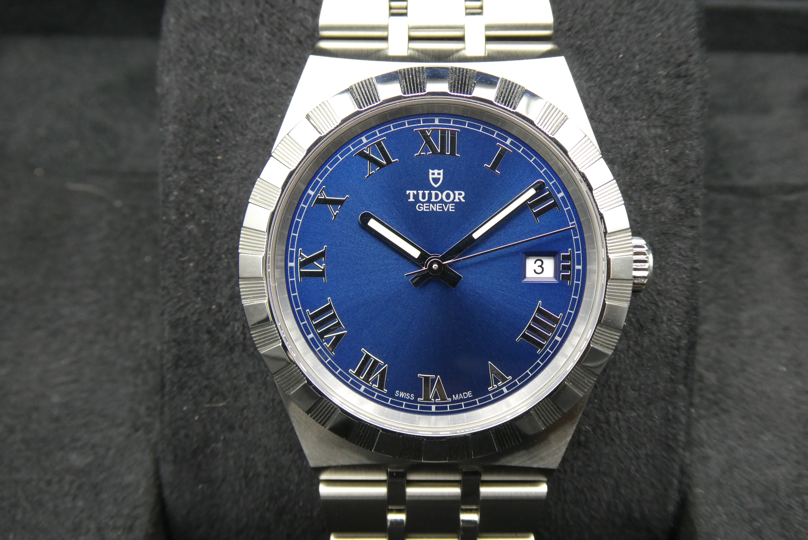 Tudor Royal 38mm Blue dial M28500