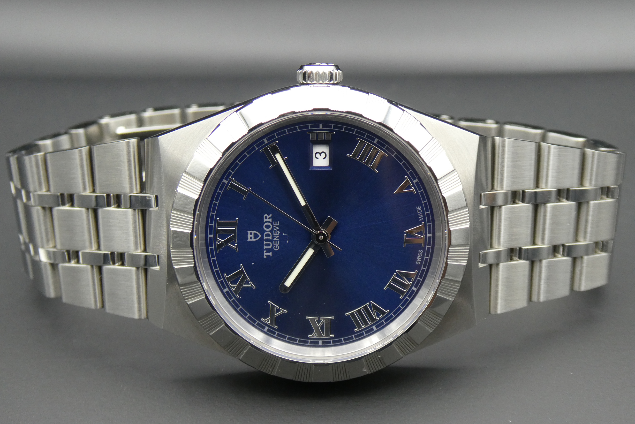 Sell-used-Tudor-Royal-M28500