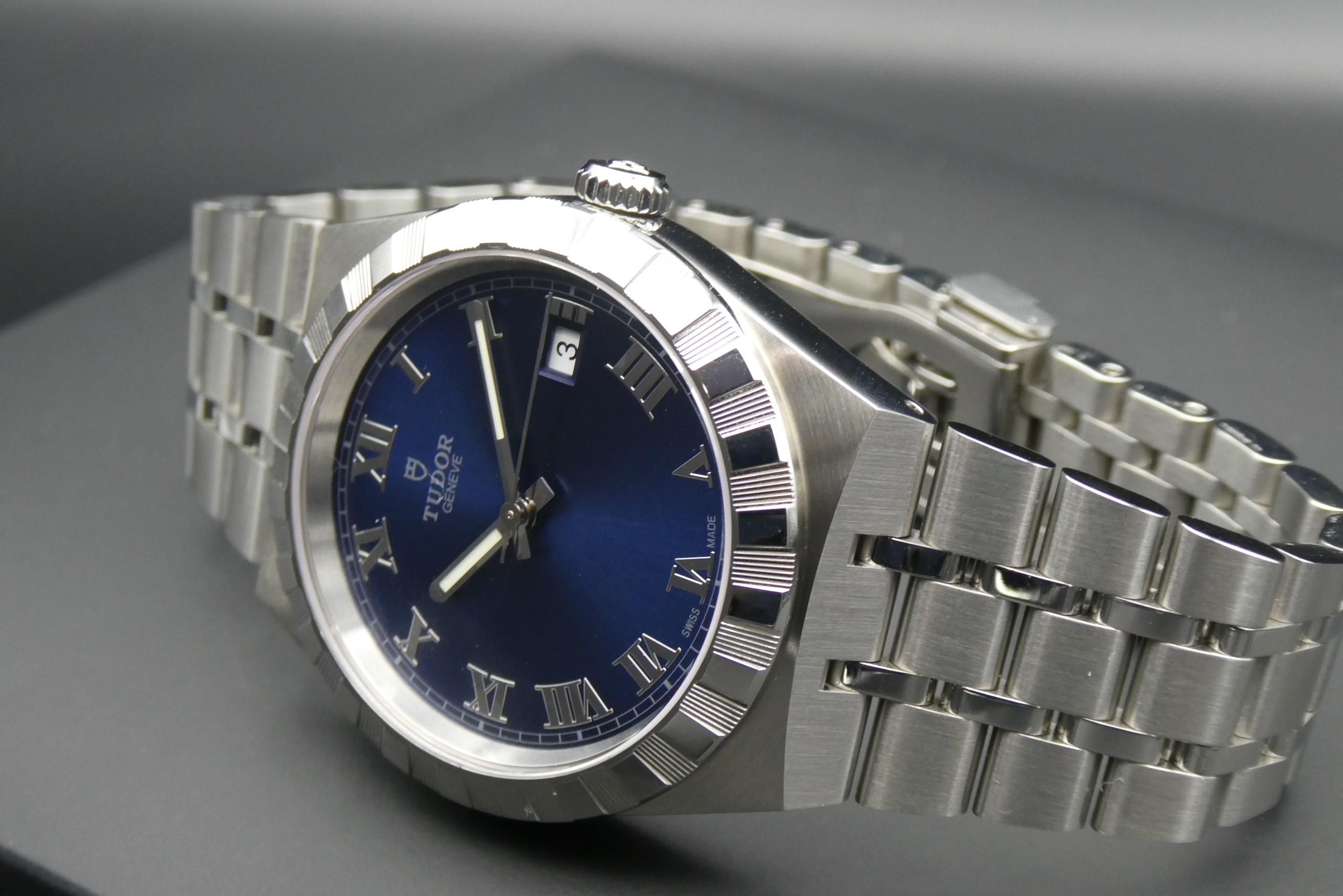 Sell-used-Tudor-Royal-watch-M28500