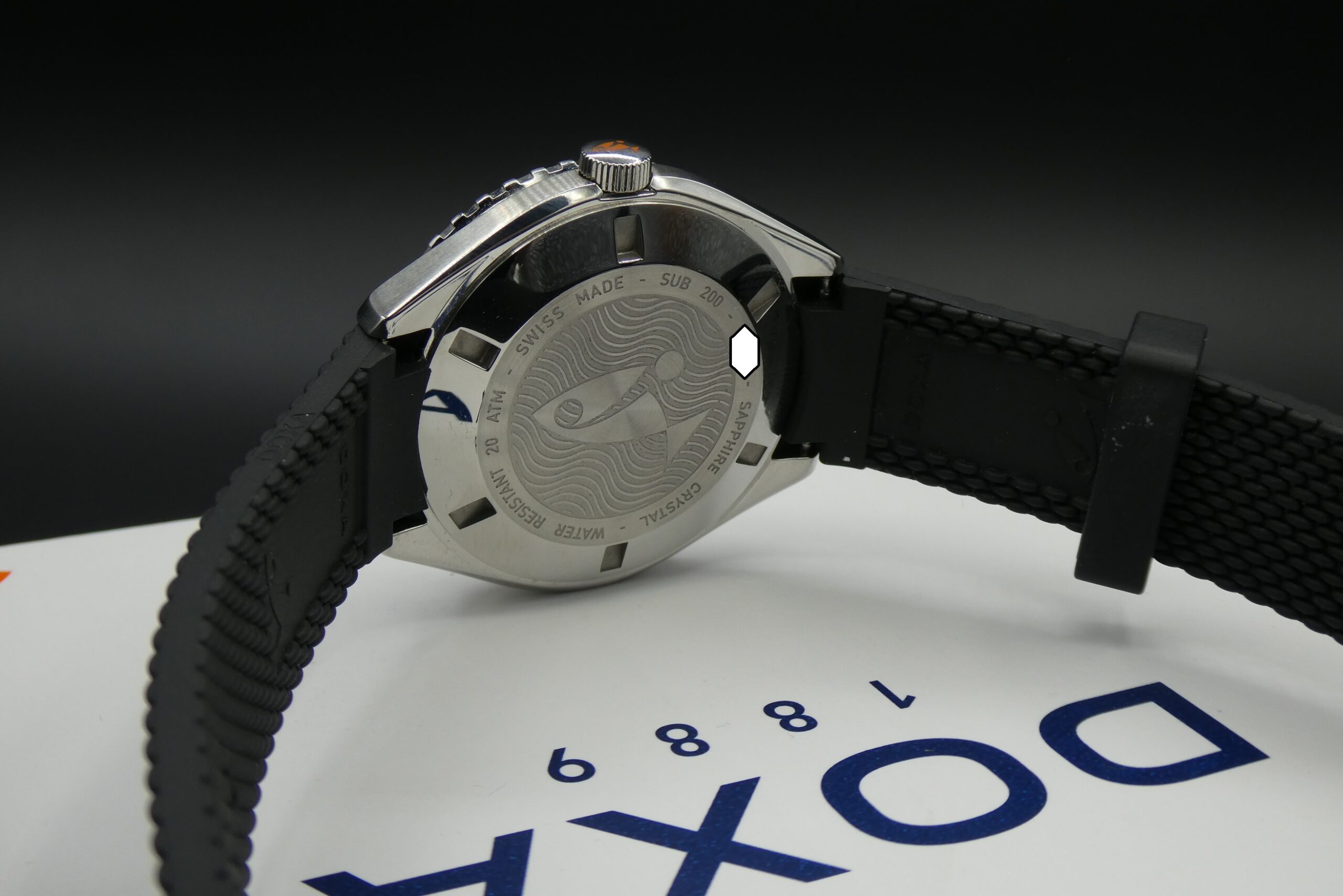 x SOLD x Doxa SUB 200 SHARKHUNTER Black dial / rubber 799.10.101.20 - Image 8