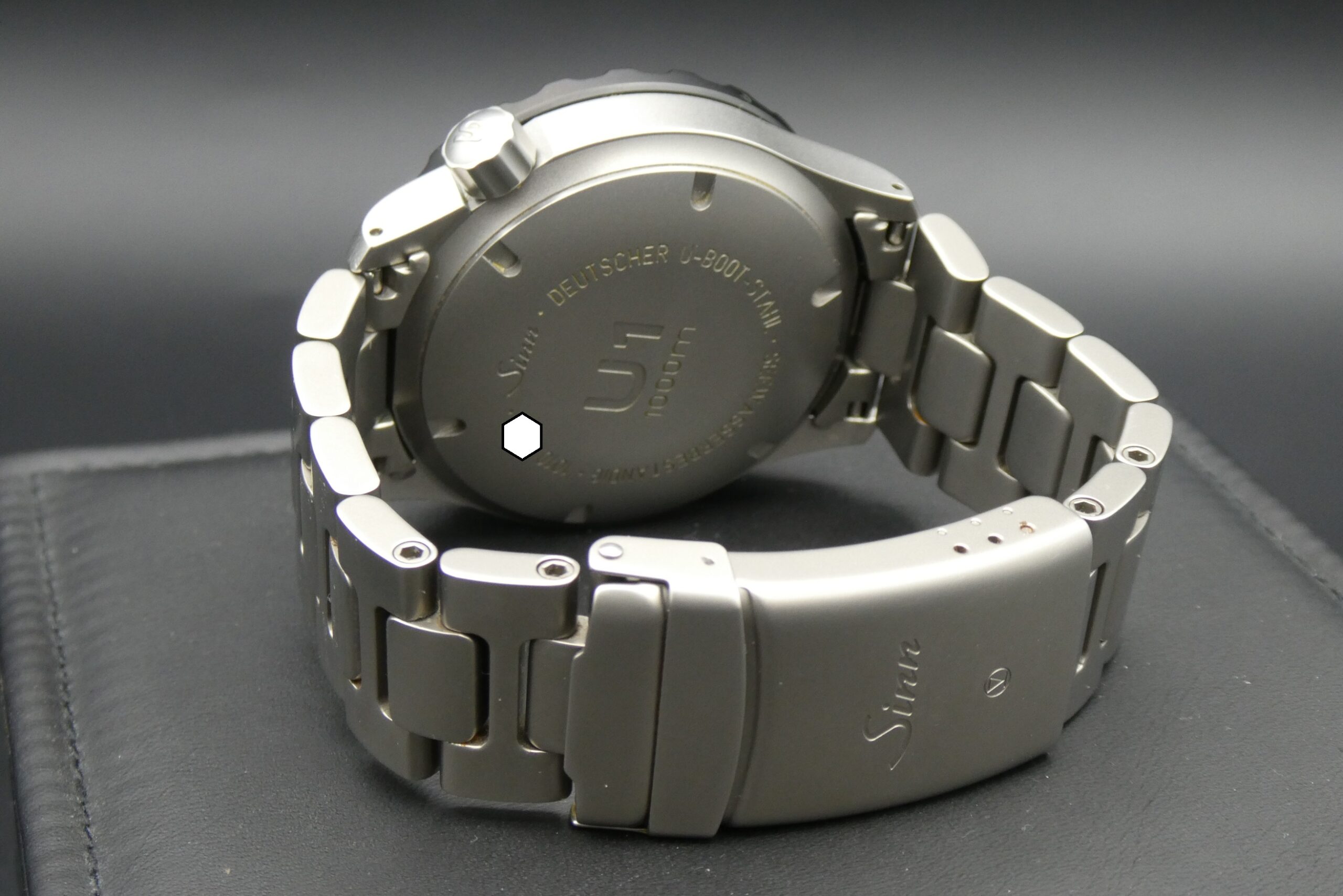 x SOLD x Sinn U1 1010.040 SDR German Submarine Steel 1000m diver - Image 9