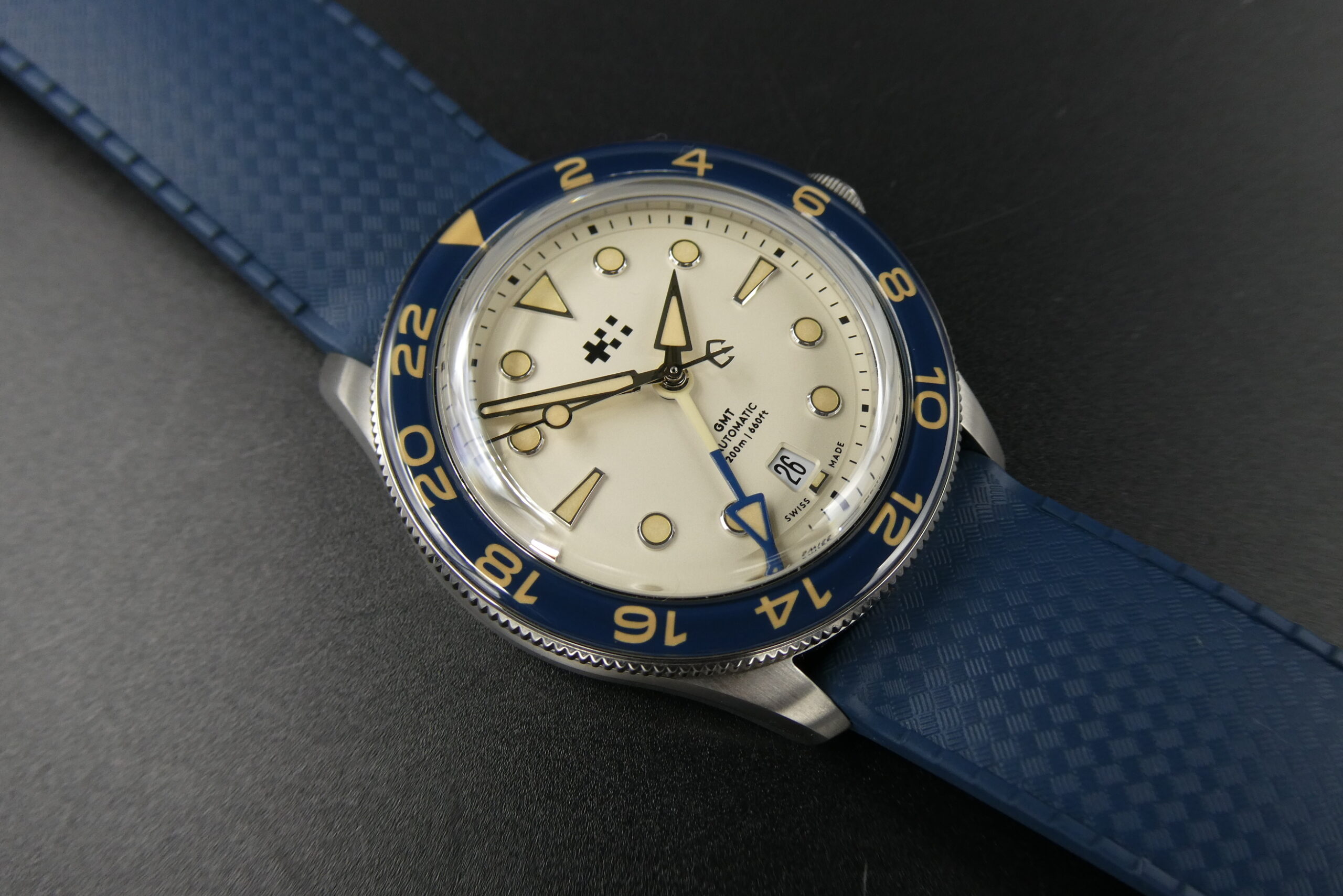 x SOLD x Christopher Ward C65 Aquitaine GMT 41mm White Sand/Blue - Image 4