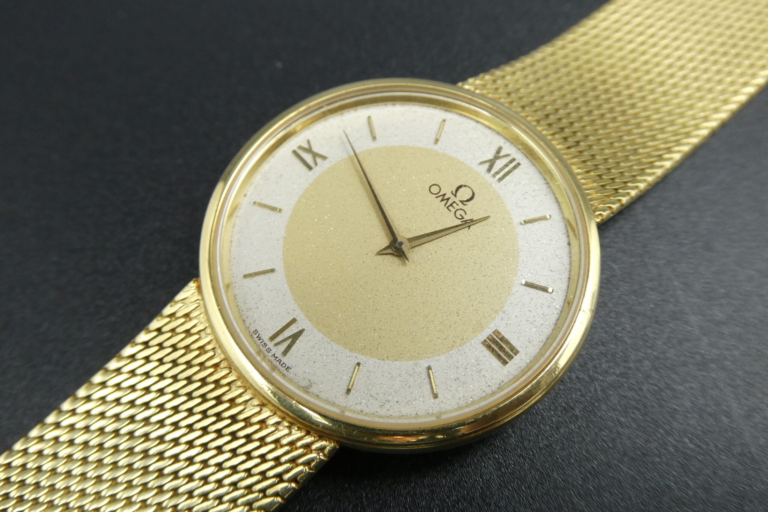 x SOLD x Omega Quartz 18k Gold integrated bracelet 191.7361 - Vintage - Image 9