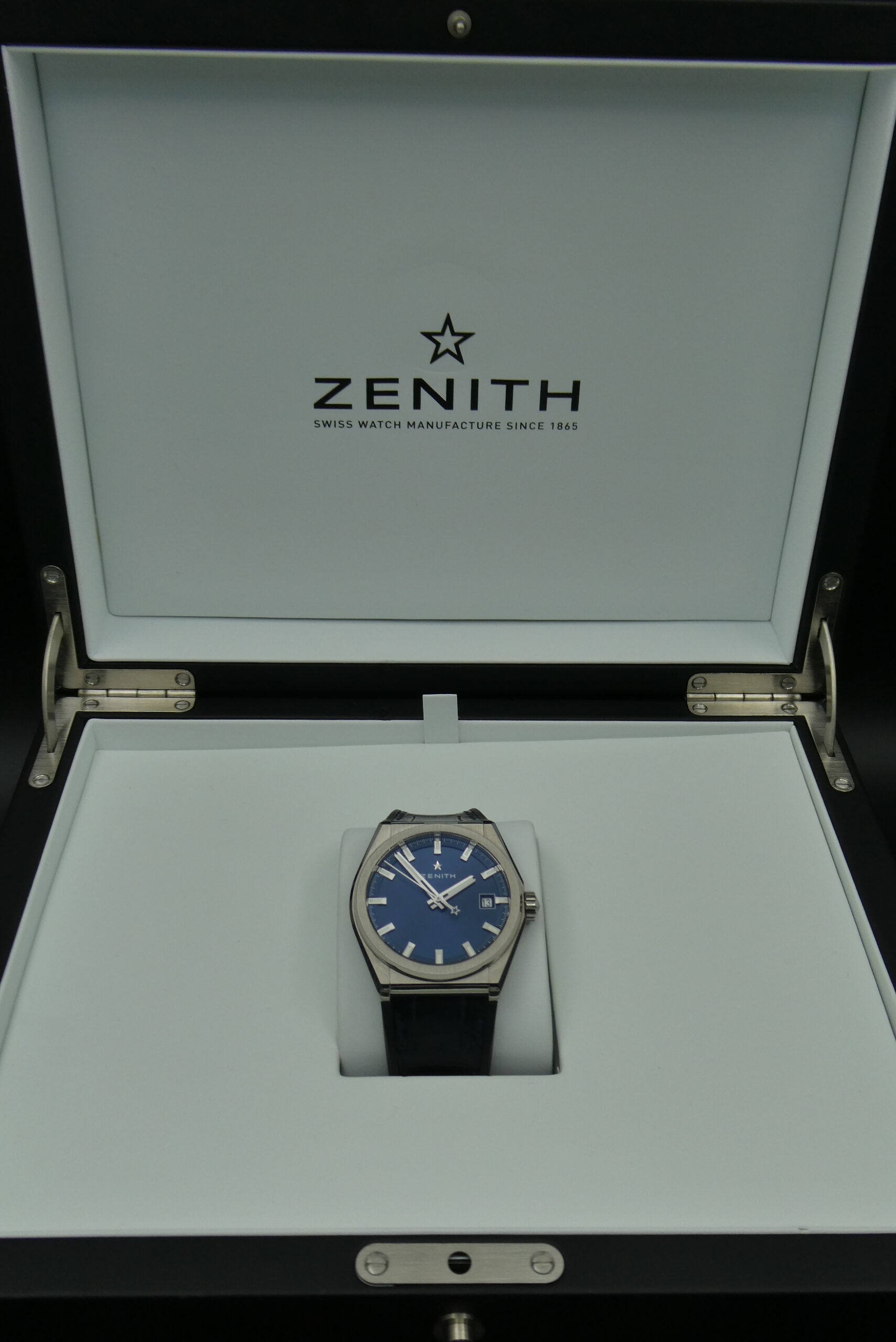x SOLD x Zenith Defy Classic 95.9000.670/51 Titanium Blue dial 41mm - Image 14
