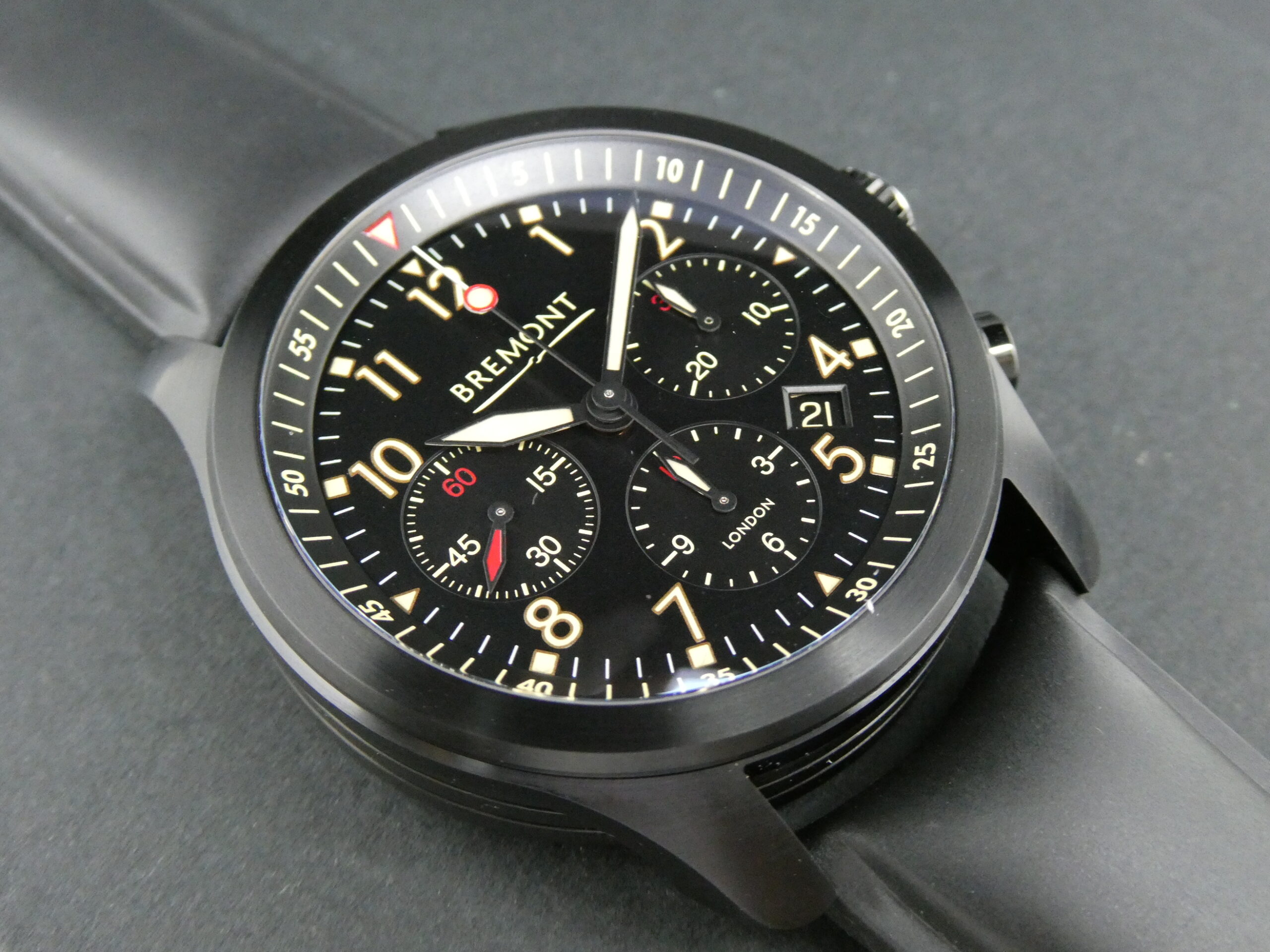 x SOLD x Bremont ALT1-P2 Jet Pilot Chronograph DLC - Image 6