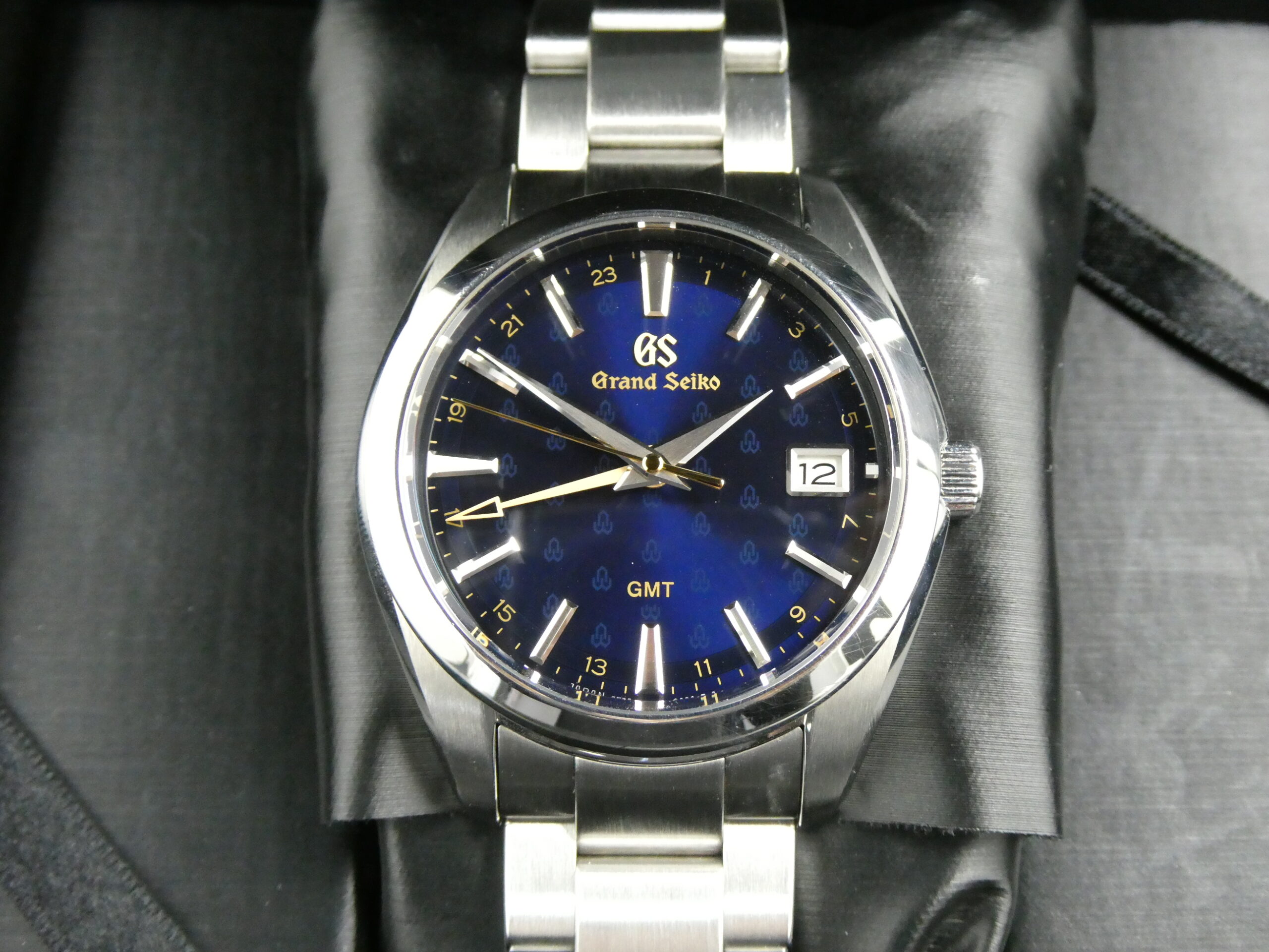x SOLD x Grand Seiko Heritage Collection Quartz GMT SBGN009 - Image 4