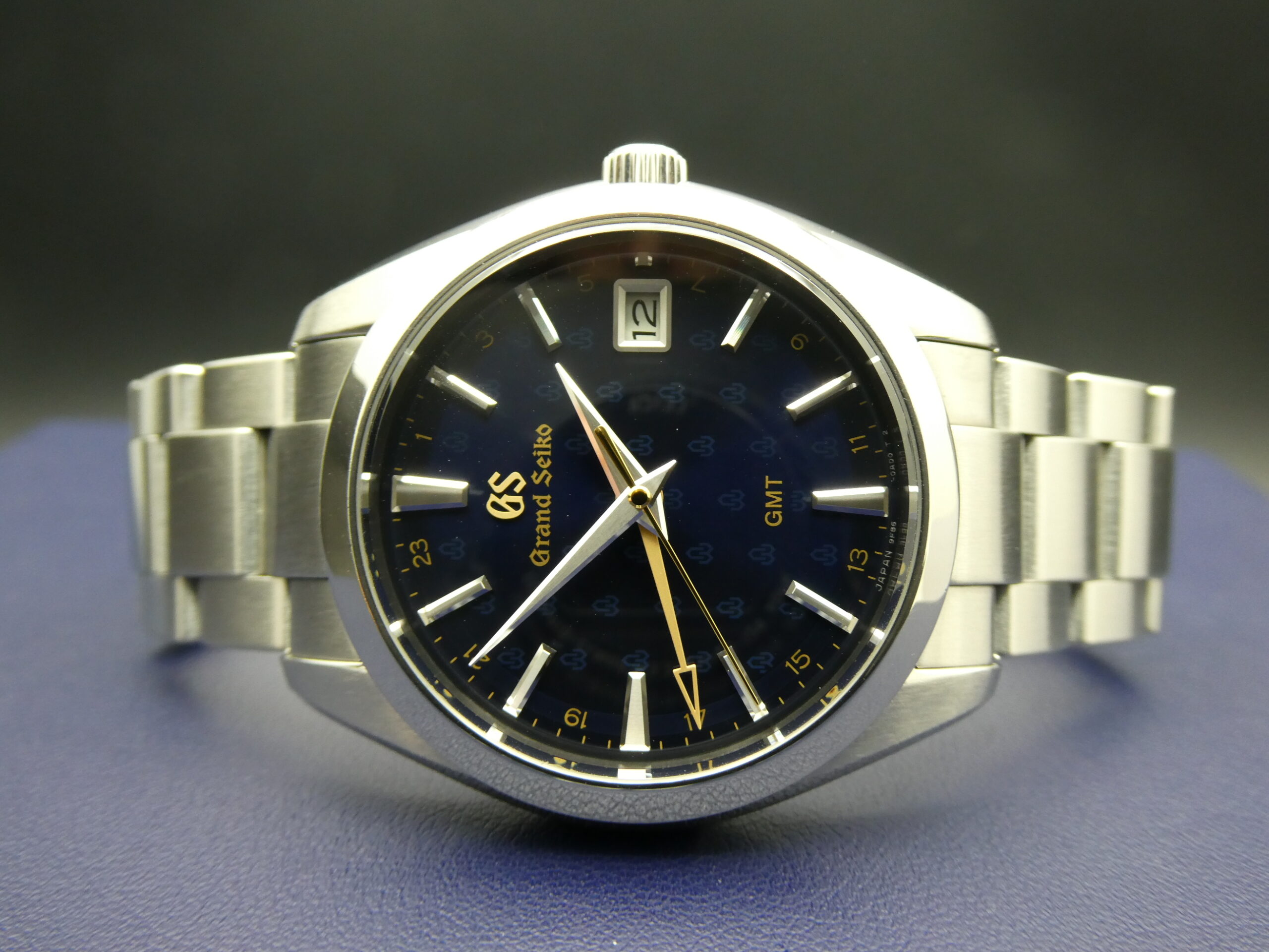 x SOLD x Grand Seiko Heritage Collection Quartz GMT SBGN009 - Image 11