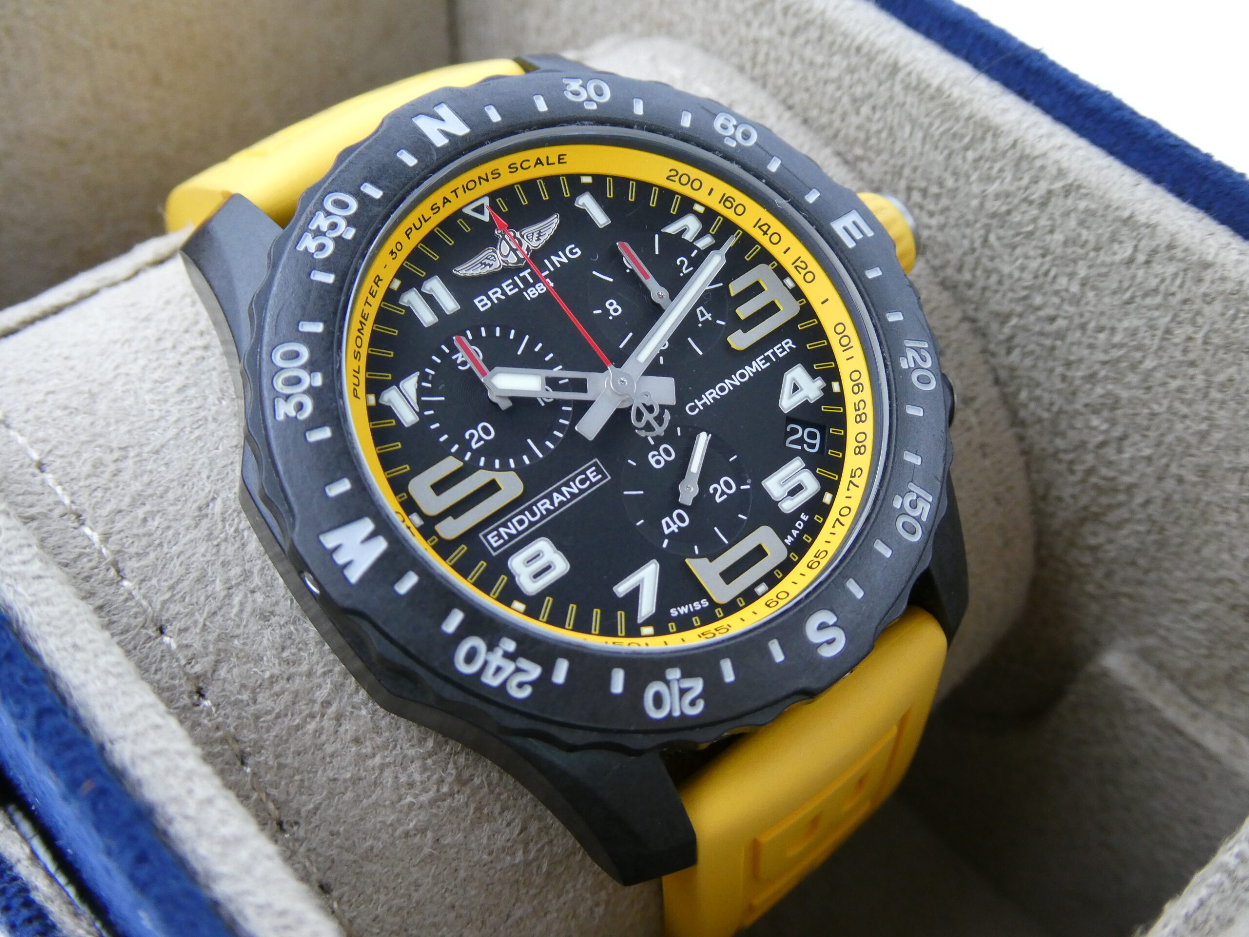 Breitling Endurance PRO 44 chronograph X82310A41B1S1 Yellow - Image 3